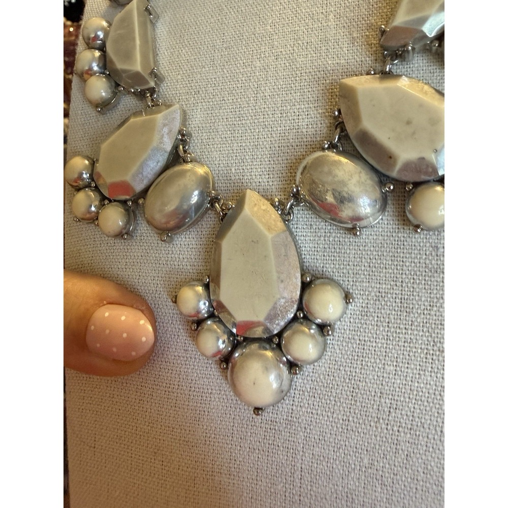Kate Spade New York White Resin Statement Necklace Silver Tone Geometric Stone - Picture 2 of 8